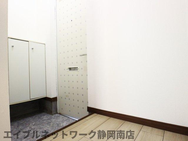 玄関　落ち着いた玄関です