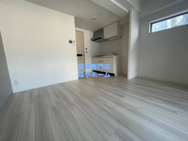 その他部屋・スペース　落ち着いた色調の寝室です