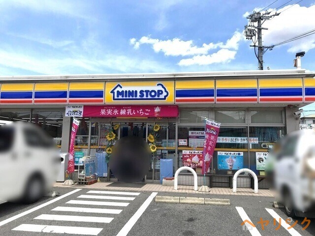 【名古屋市名東区つつじが丘のマンションのコンビニ】