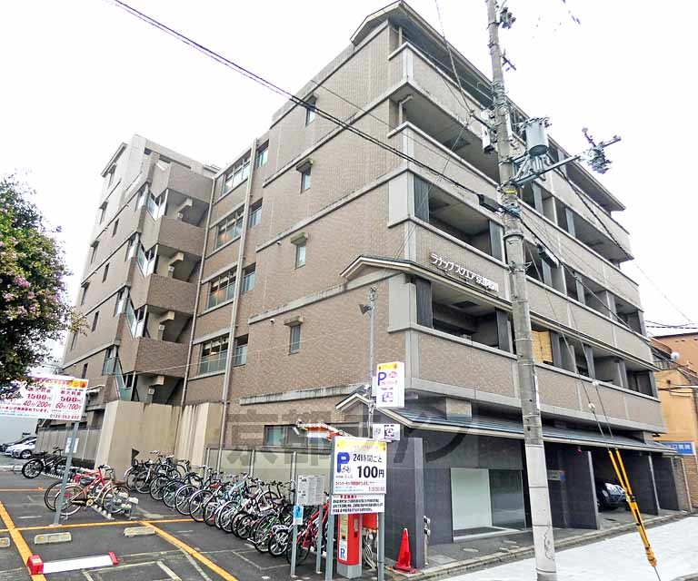 京都市東山区宮川筋１丁目のマンションの建物外観