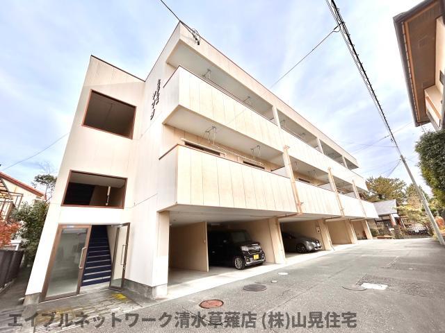 【静岡市清水区草薙のマンションの建物外観】