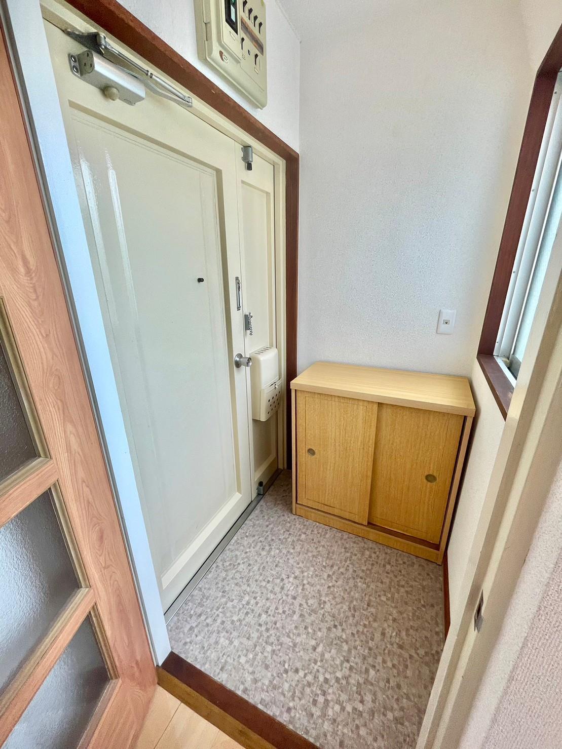 玄関　※別号室のお写真となります