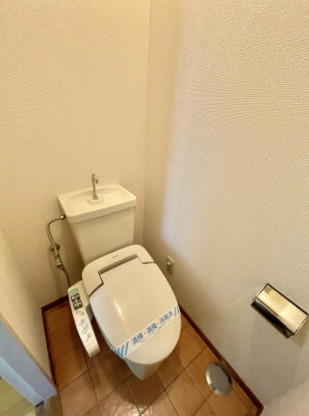 トイレ　※別号室のお写真となります