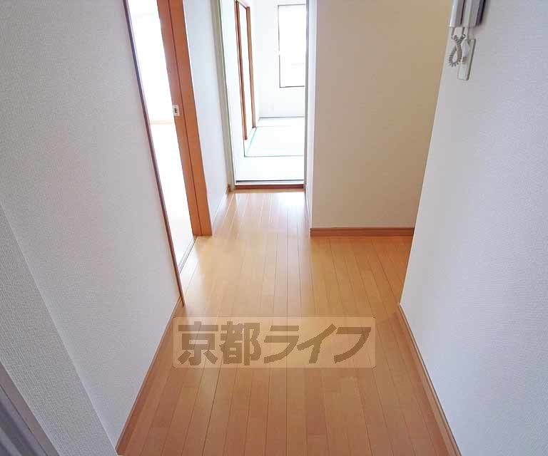 その他部屋・スペース　明るい廊下です。