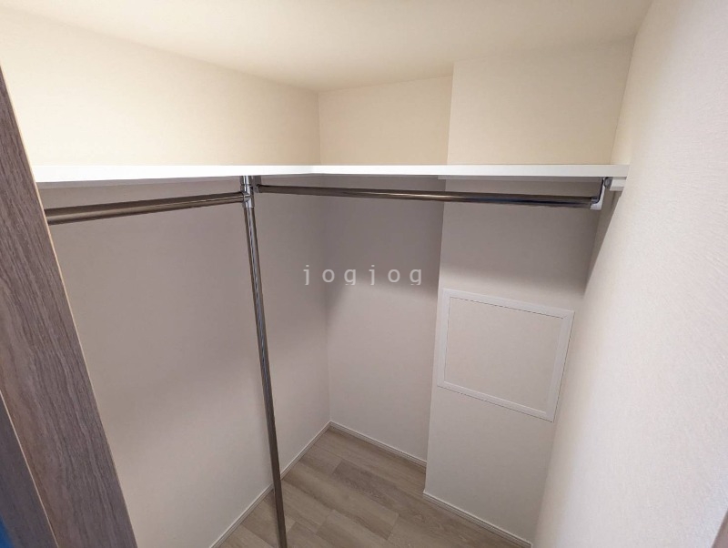 収納　寝室のウォークインクロゼット