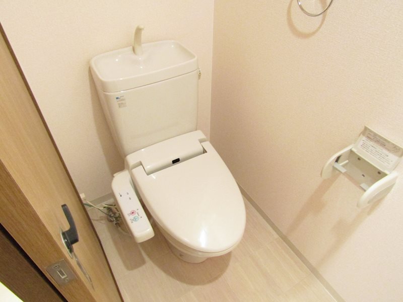 トイレ　温水洗浄便座