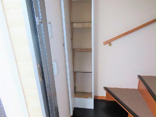 玄関　1階に玄関がある内階段のお部屋です