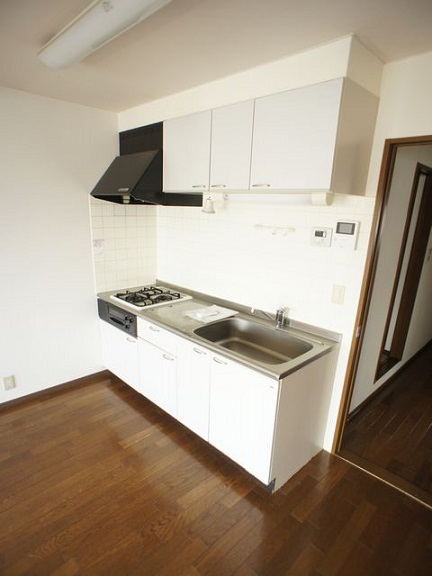 キッチン　7.5帖のダイニングキッチンシステムキッチン2口コンロ付きで