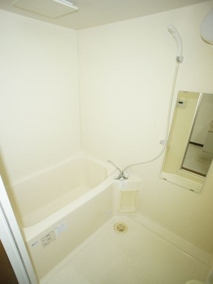 バス・シャワールーム　のんびりできる浴槽です♪