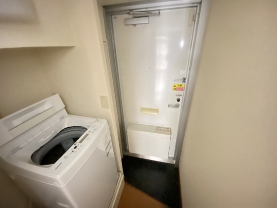 玄関　※別部屋の写真です