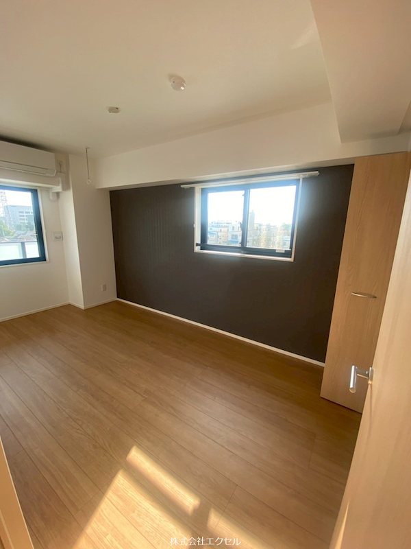 その他部屋・スペース　二面採光のお部屋です。