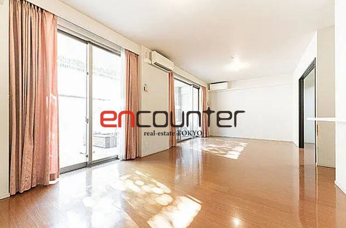 居室・リビング　※同マンション別室参考写真