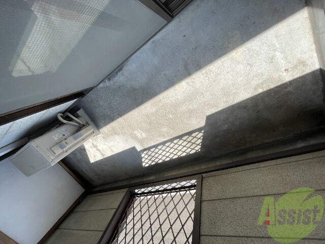 バルコニー　バルコニーは幅があり、広い印象を受けました。