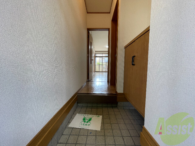 玄関　玄関の様子です。明るい印象ですね。気分もあがりそう。