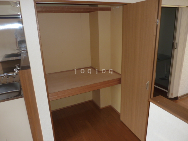 収納　洋間収納