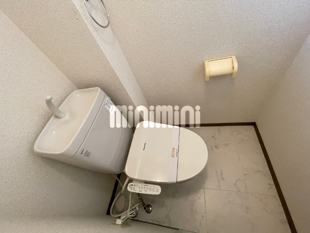 トイレ　温水洗浄便座付き