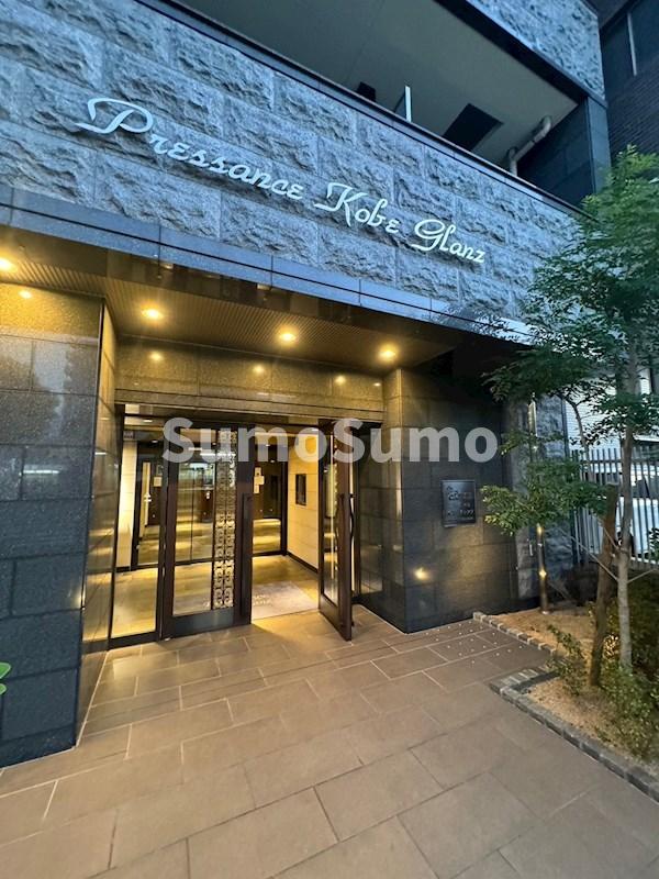 エントランス　落ち着いたエントランスです