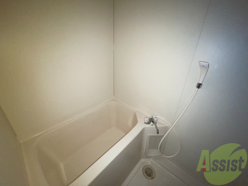 バス・シャワールーム　疲れた日は肩まで浸かってリラックスしてください。