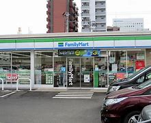コンビニ　ファミリーマート二十人町店（コンビニ）まで263m