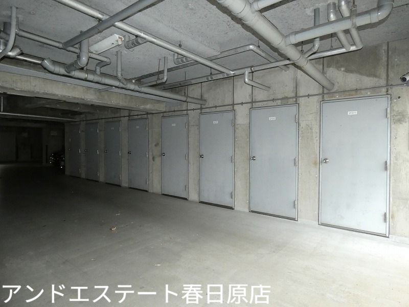 その他共有部分　大きな荷物はこちらの倉庫へ