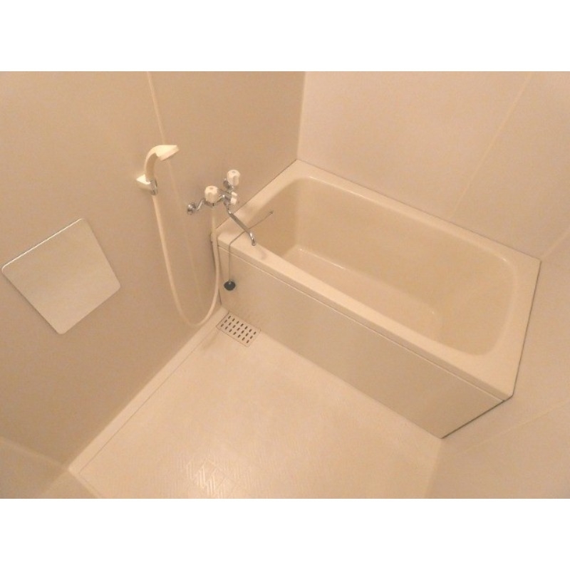 バス・シャワールーム　ワイドな浴槽