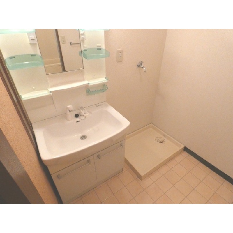 洗面設備　シャンプードレッサー付き洗面台