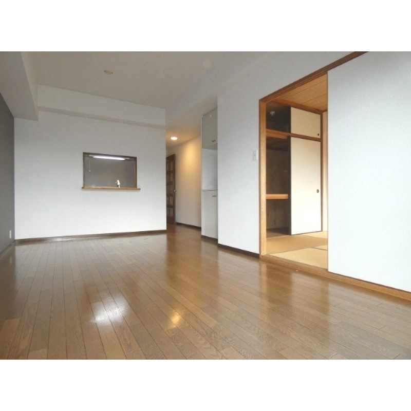 居室・リビング　開放感のある広いリビング