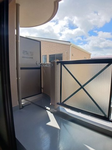 バルコニー　暖かな日差しのふりそそぐバルコニー