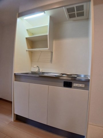 キッチン　コンパクトなキッチンで掃除もラクラク