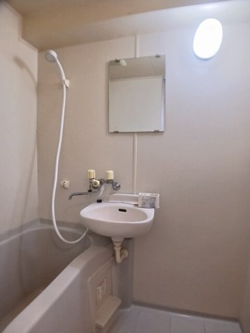 洗面設備　使いやすい洗面所です