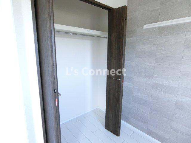 収納　クローゼットでお荷物もすっきり収納。