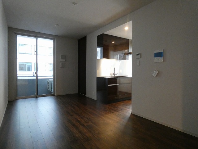 居室・リビング　※別部屋の参考写真です。