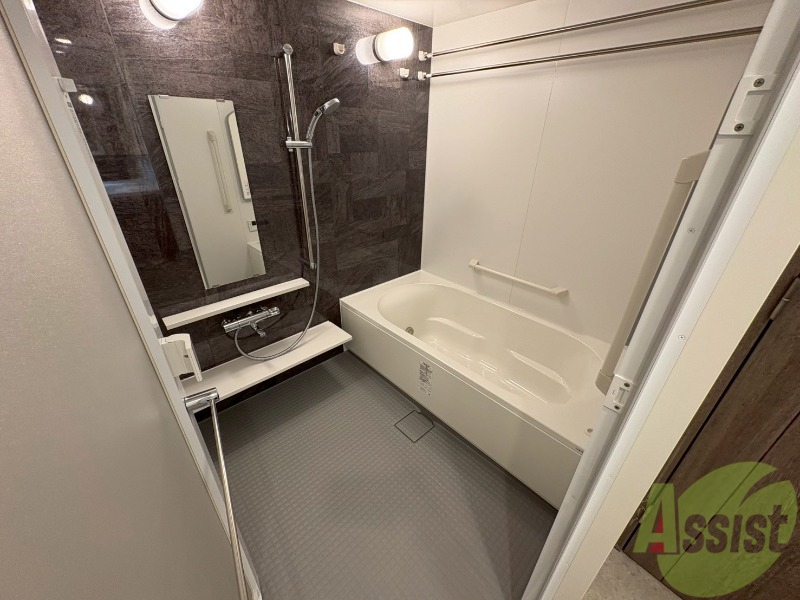 バス・シャワールーム　追い炊き機能付きでいつでも温かいお風呂に入れますね。