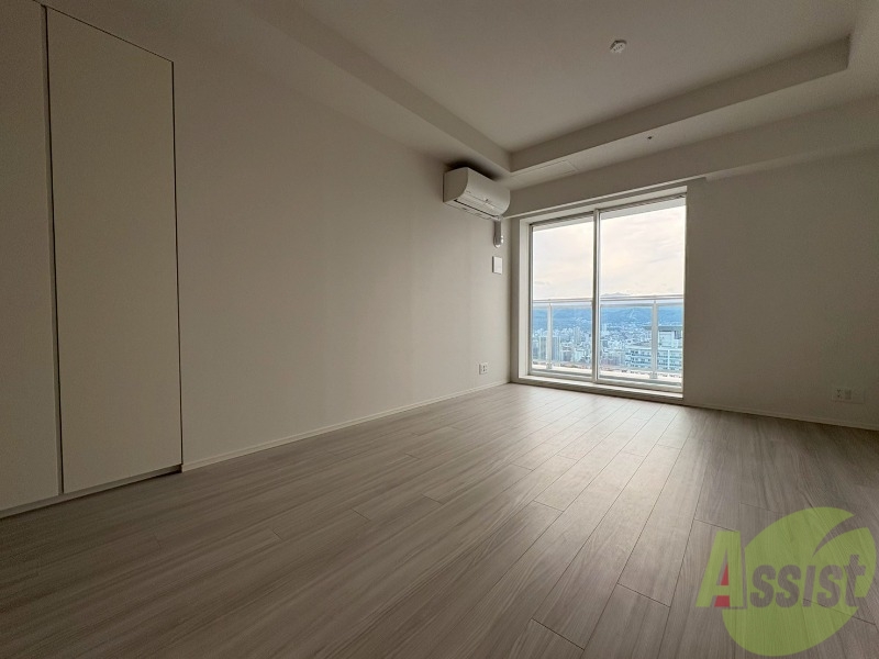 居室・リビング　広々としたリビングですね。使い勝手がよさそうですね！