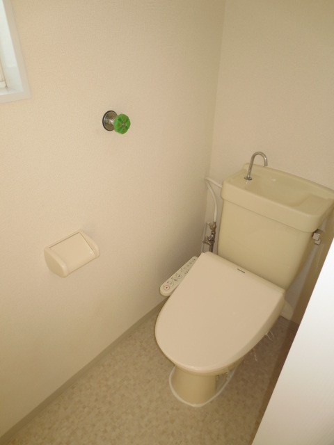 トイレ　ウォッシュレット付きとなります♪