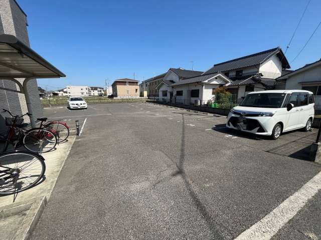 駐車場　エントランス