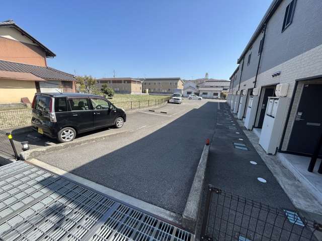 エントランス　駐車場