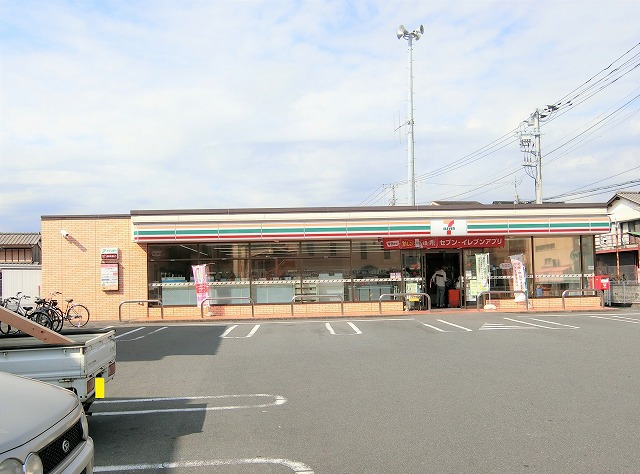 コンビニ　セブンイレブン三島大場駅前店（コンビニ）まで400m