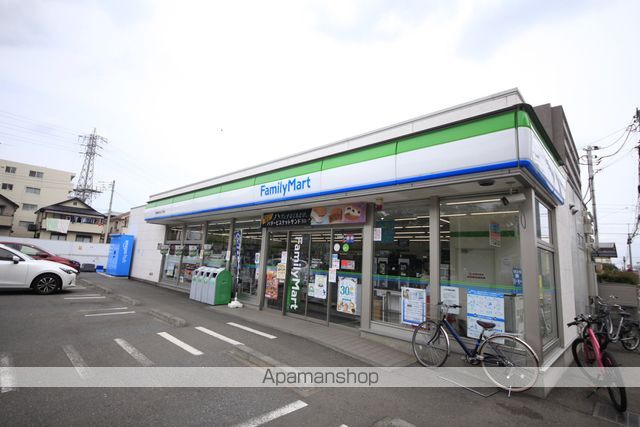 コンビニ　ファミリーマート（コンビニ）まで375m
