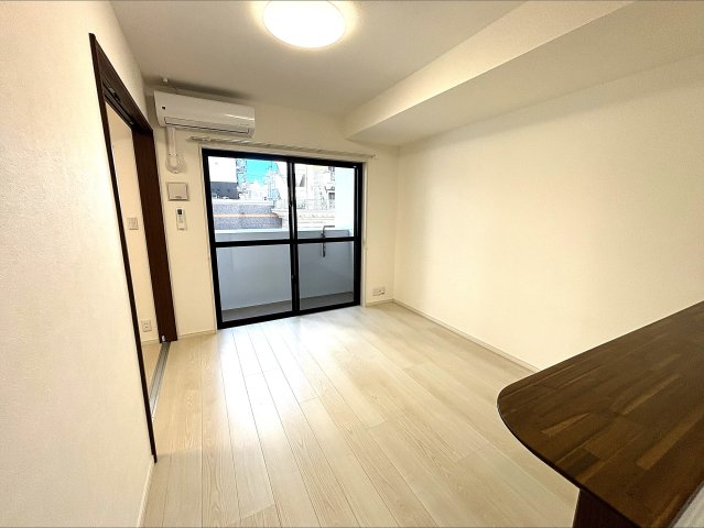 居室・リビング　※別号室の写真となります。イメージ、現状優先。