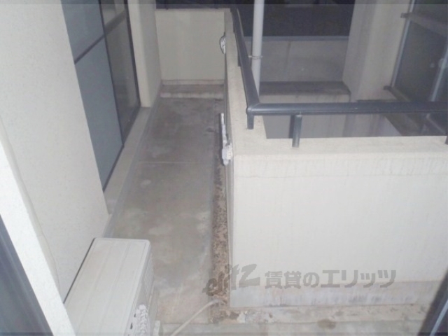 バルコニー　Ｌ字型のベランダです。