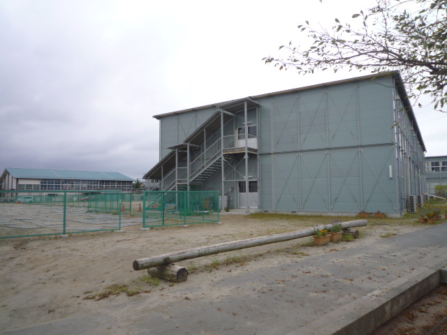 小学校　仙台市立蒲町小学校（小学校）まで896m