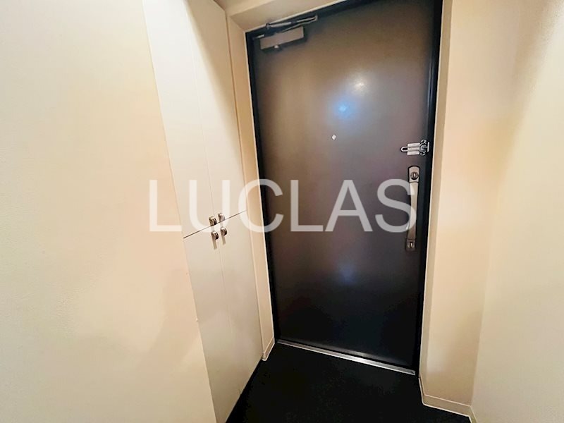 玄関　現地対応でご案内可能！03-6911-2228にご連絡くださ