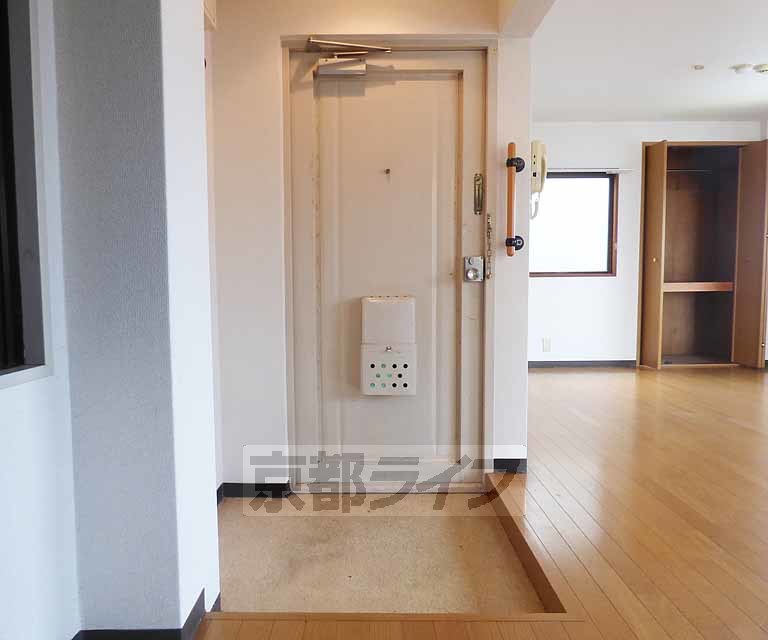 玄関　玄関です。