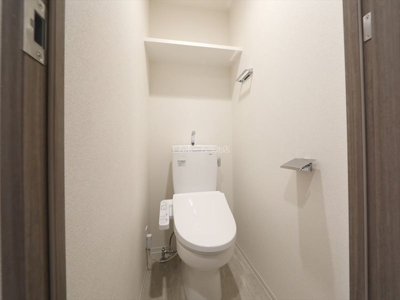 トイレ　温水洗浄便座付トイレ