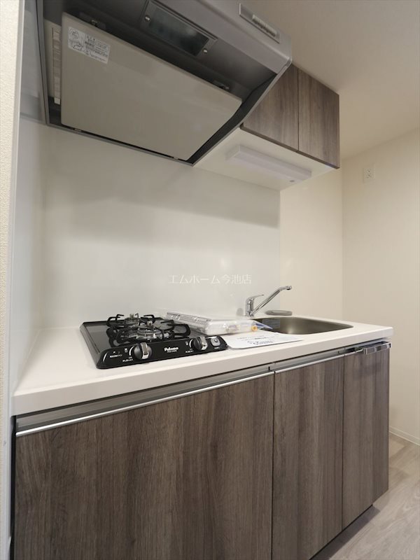 キッチン　システムキッチン（ガス2口コンロ付）