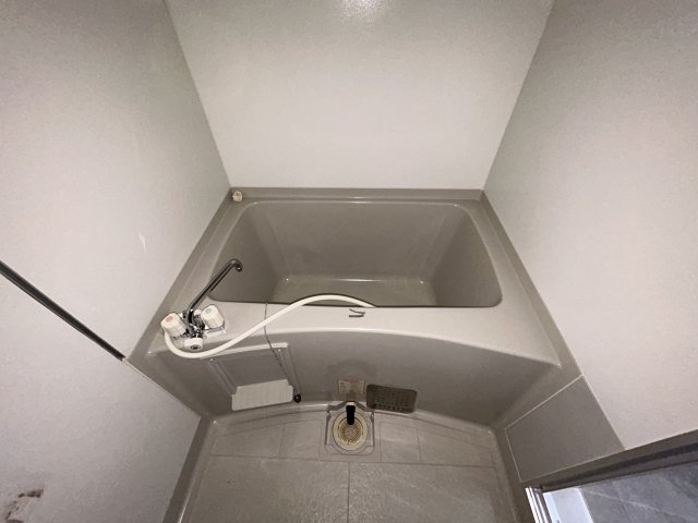 バス・シャワールーム　落ち着いた空間のお風呂です