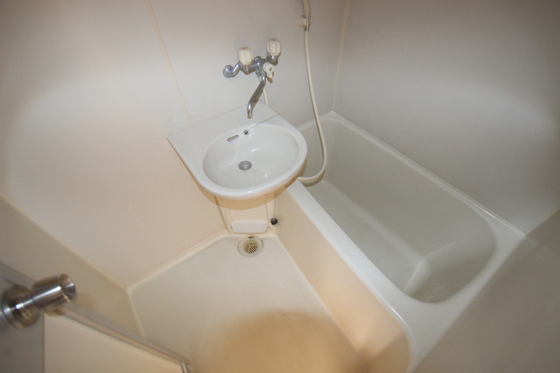 バス・シャワールーム　※他号室の写真です