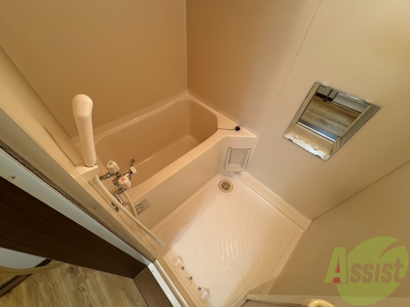 バス・シャワールーム　ユニットバスです。疲れを癒すのに欠かせませんね！