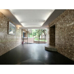 ロビー　エイトバレー浄水